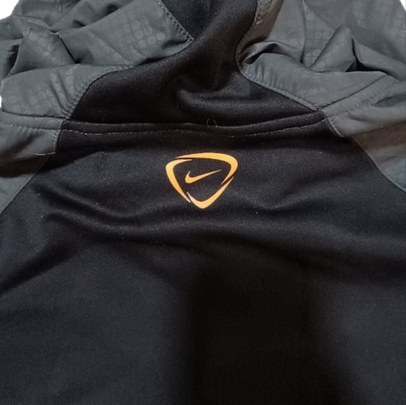 Nike Therma-Fit Hooded XL Jacket in Black - Picture 2 of 3